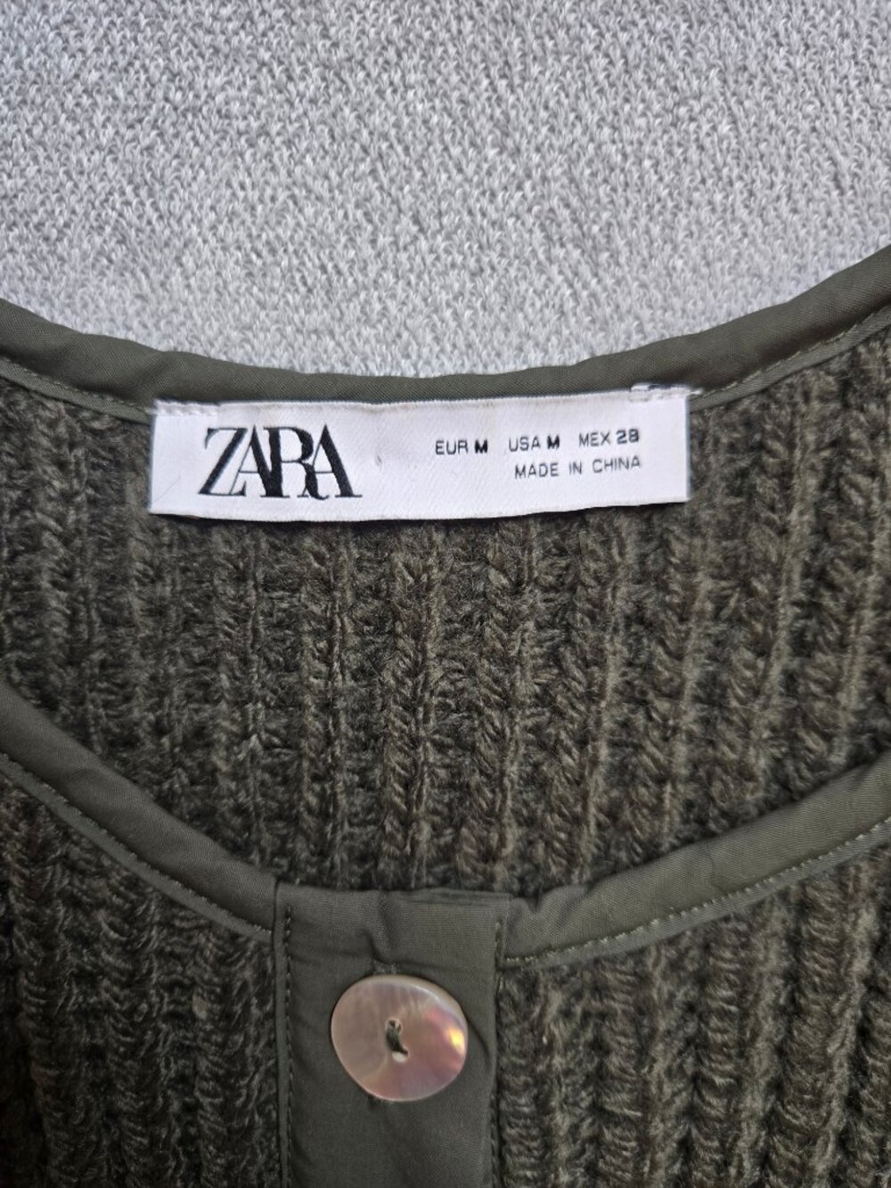 Vintage Zara Womens Green Rib-Knit Sleeveless Sweater Vest Button Front Pockets - Picture 3 of 6